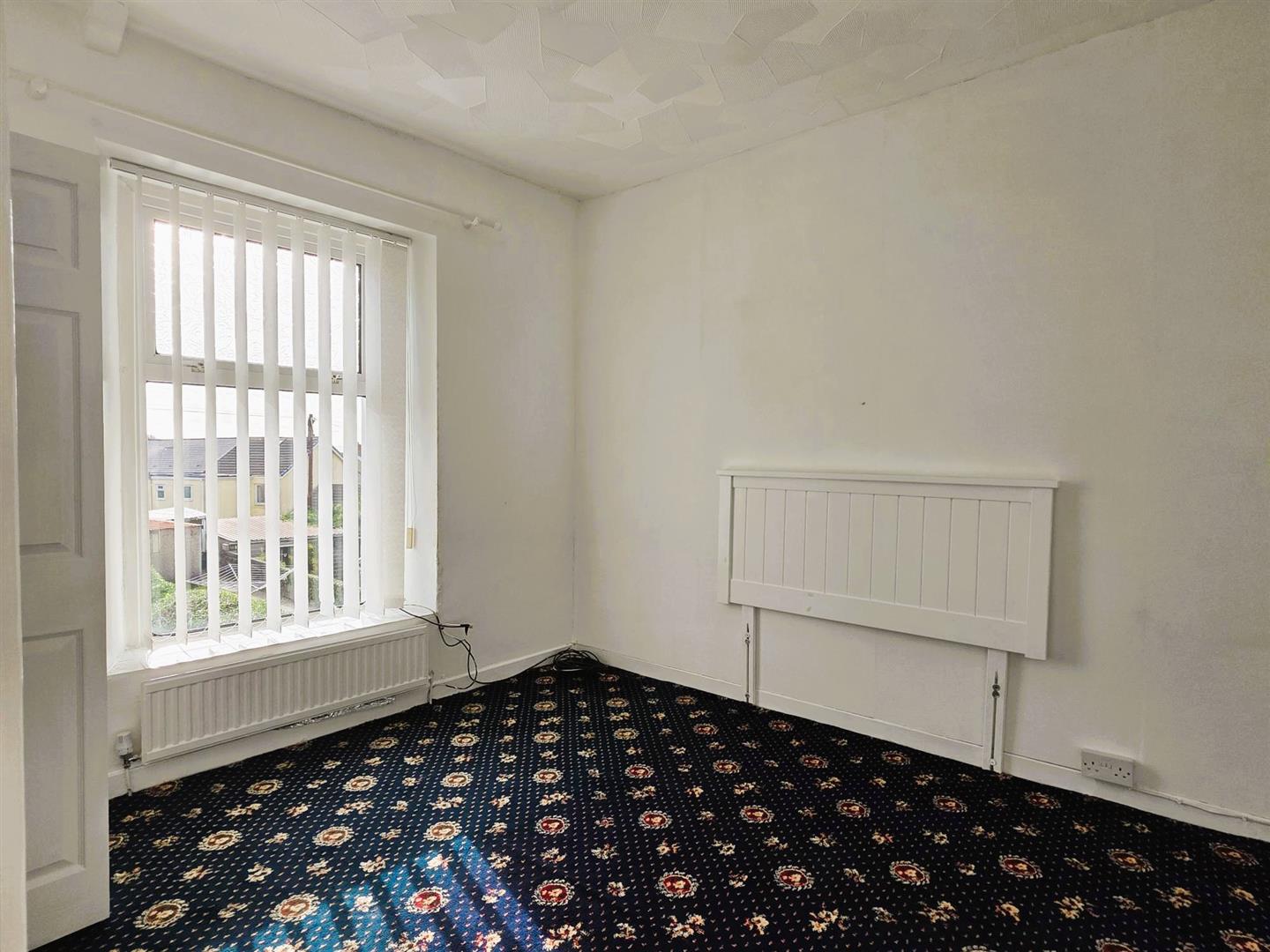 Marble Hall Road, Llanelli, SA15 1NN